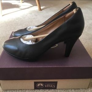 Clarks Brier Dolly Black Heel leather size 6.5m